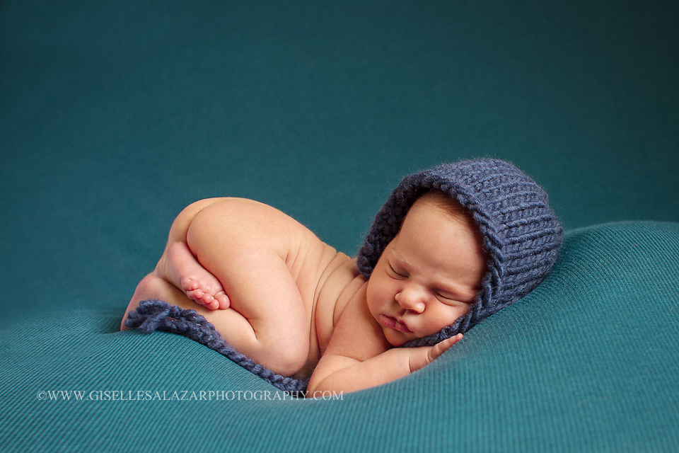 newborn photography community critique photo submitted by Giselle Salazar - 5 community members set this photo as a favourite image.